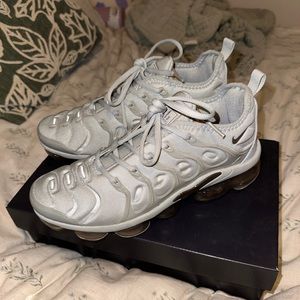 Gray Nike Vapor Max Plus
